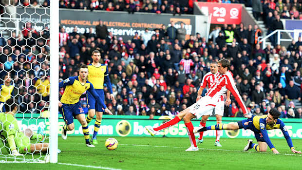 peter-crouch-arsenal-goal